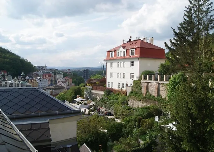 Karlovy Vary, Dum U Mari Magdaleny - 100 M Od Vridla